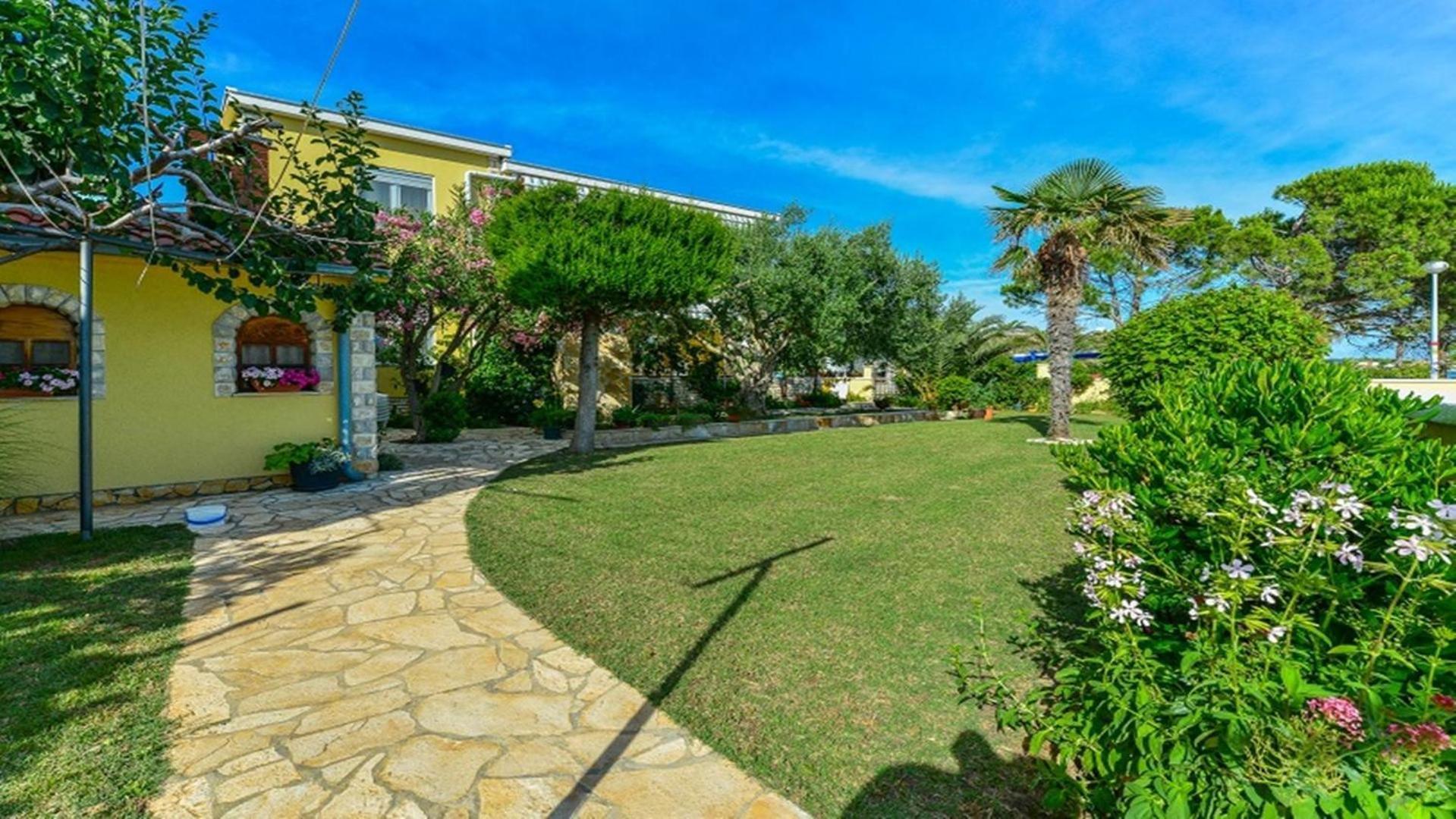 Apartment House Inga วีร์ ภายนอก รูปภาพ