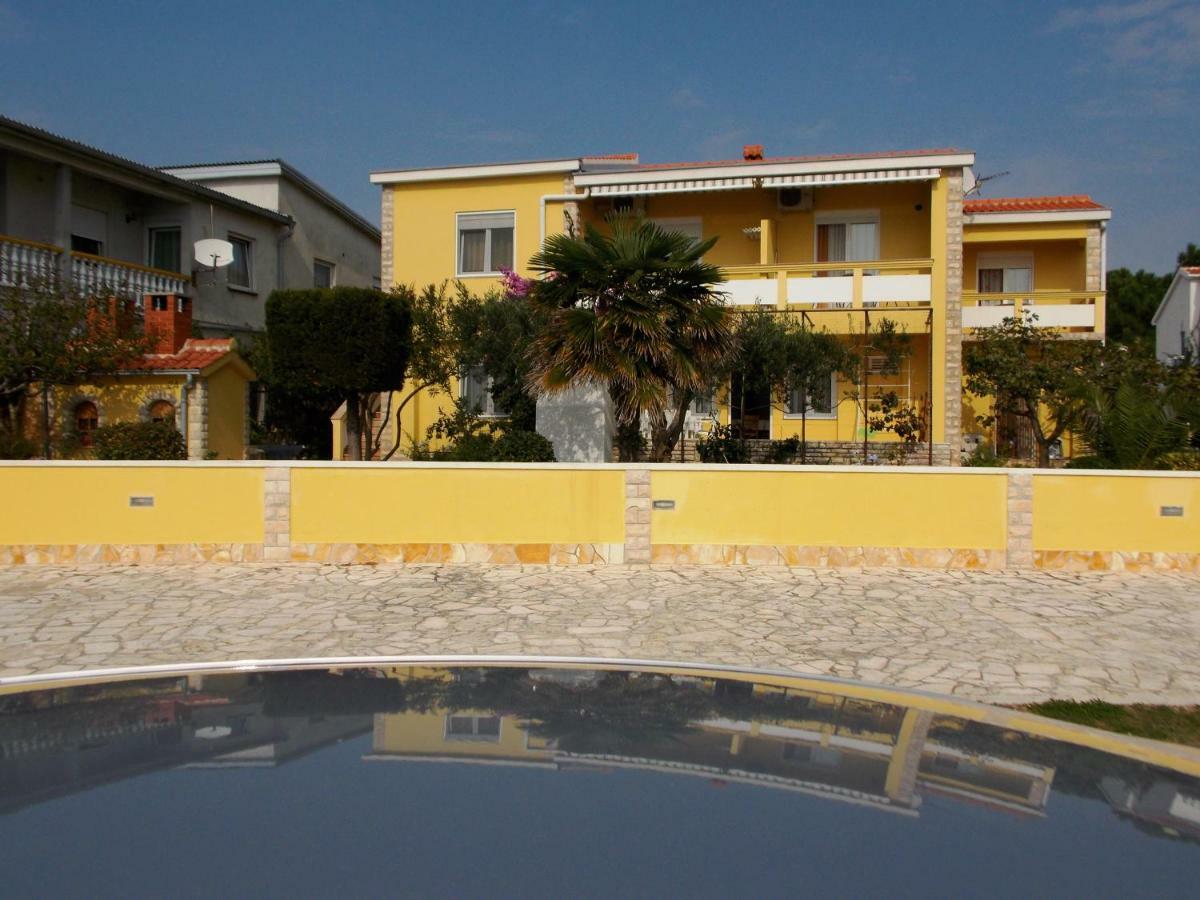 Apartment House Inga วีร์ ภายนอก รูปภาพ